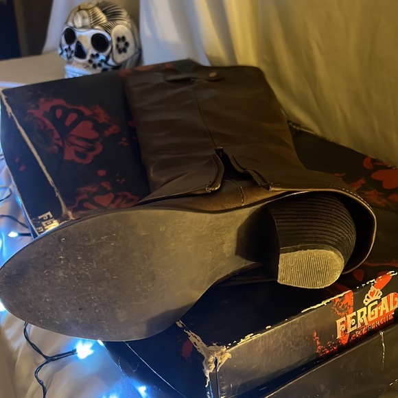 Fergalicious boots, Ledge by Fergie boots, size: 9.5 M, Color: Brown - Picture 11 of 15